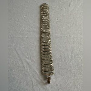 Silver Rhinestone Fashion Bracelet